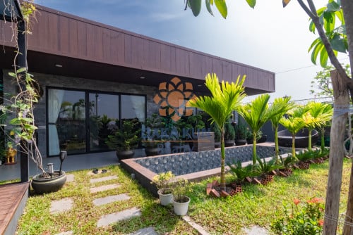 2 Bedrooms Villa with Pool For Rent In Siem Reap City