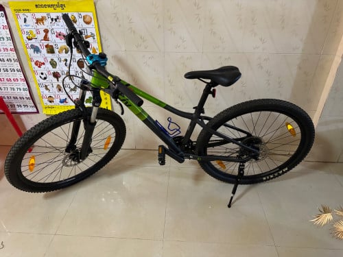 Bicycle for sale brand Giant