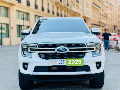Ford Everest 2023 ប្រេីបាន 30700km