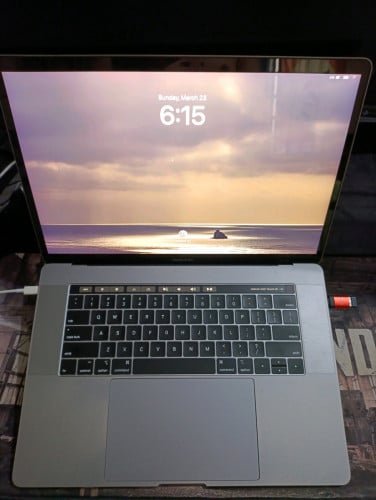 MacBook Pro 2018 Core-I9 Ram 32gb SSD 2T