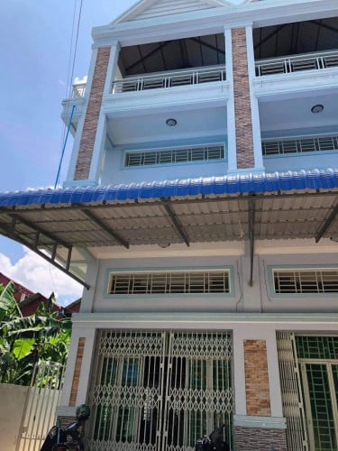 ផ្ទះល្វែងលក់បន្ទាន់​ ប្លង់រឹង