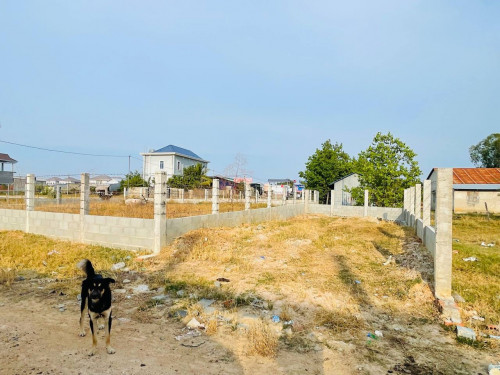 ដីលក់ប្រញាប់យកលុយសងគេ