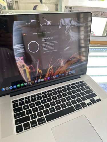 លក់Mac book99% ខាតដើម380$