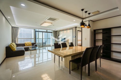 De Castle Royal-30th Floor, 4 Bedroom For Sale in BKK1 📍