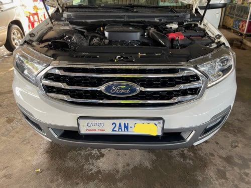 Ford Everest 2018 ទិញពីក្រុមហ៊ុន ម្ចាស់ផ្ទាល់ ម៉ាស៊ីនល្អ