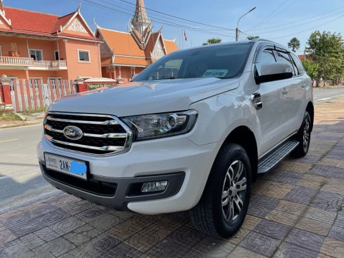 Ford Everest 2018 ទិញពីក្រុមហ៊ុន ម្ចាស់ផ្ទាល់ ម៉ាស៊ីនល្អ
