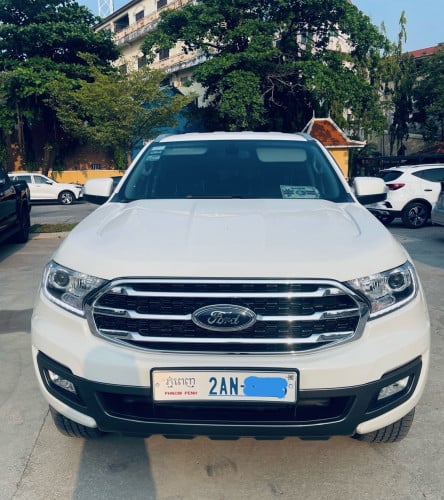 Ford Everest 2018 ទិញពីក្រុមហ៊ុន ម្ចាស់ផ្ទាល់ ម៉ាស៊ីនល្អ