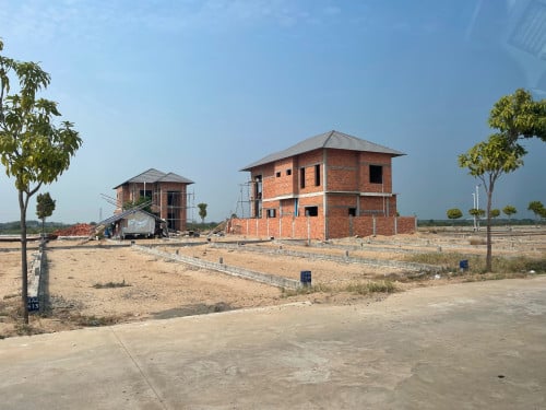 ដីលក់ ក្នុងបុរី អាម៉ូរី ៧មករា