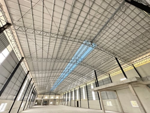 Warehouse for rent National road 1 ឃ្លាំងសំរាប់ជួល  ជាប់ផ្លូវជាតិលេខ 1 廠房出租1號公路