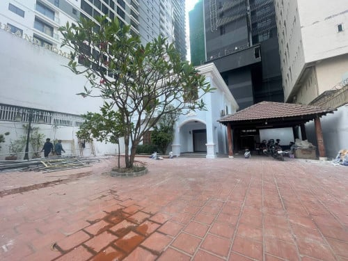 វីឡាសម្រាប់ជួលនៅសង្កាត់បឹងកេងកង ទីតាំងស្ថិតនៅលើផ្លូវធំ ល្អសម្រាប់ប្រកបអាជីវកម្មគ្រប់ប្រភេទ...