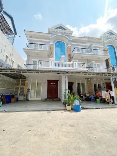 វីឡាកូនកាត់សម្រាប់ជួលនៅបុរីវិមានភ្នំពេញ