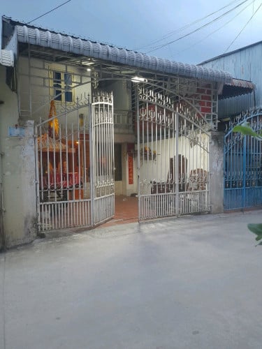 ផ្ទះលក់មួយការ៉េ $1550អាចចរចាបានតិចតួច (ប្រញាប់លុយ)