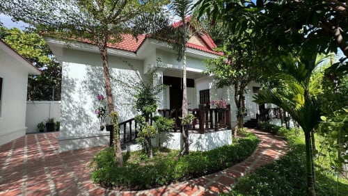 បឹងការឡូលក់ក្រោមទីផ្សារតែ25មុឺនចចារនៅសង្កាត់ជ្រាវក្រុងសៀមរាប