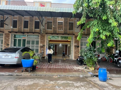 បុរីលីម ឈាងហាក់ អូឌឹមសាច់ផ្ទះ 4.2m X  16m សល់មុខ 6ម៉ែត្រកាត់ប្លង់រឹងជូន ចរចា​ក្រោយផ្សារអូឌឹម