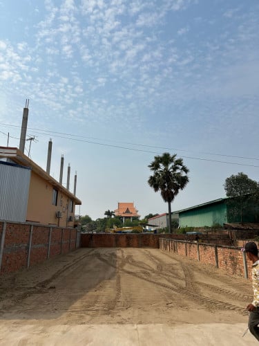 ដីលក់ខ្នាត 20*26 សម្រាប់សង់វីទ្បាឬឃ្លាំង