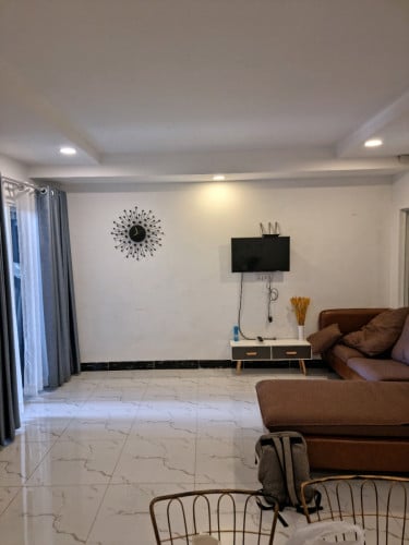 2 bds condo, 88m²,near st 60m
