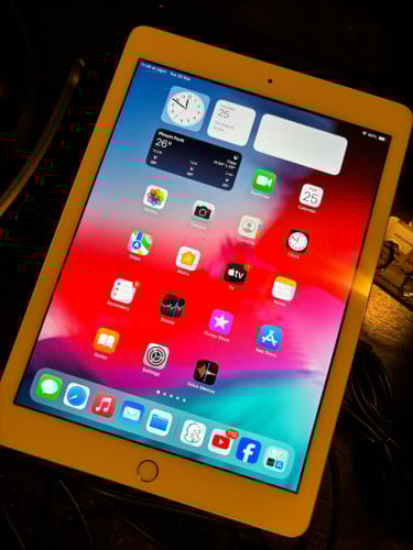 iPad 6th generation, 32gb, only WiFi