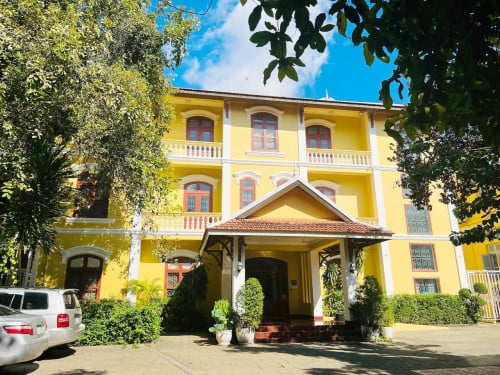 Villa for rent near Independence Monument