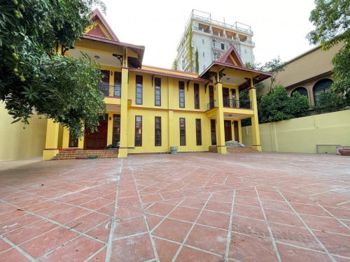 វីឡាស្អាតសំរាប់ជួល នៅទួលគោក