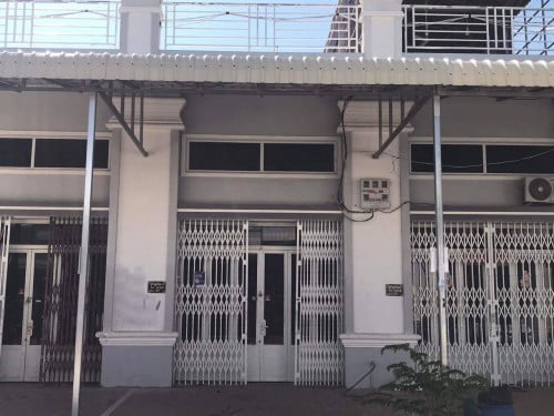 ផ្ទះល្វែកលក់