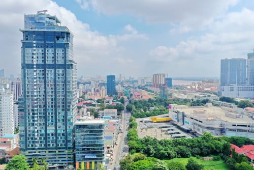 Cozy Two bedroom for rent at The Penthouse