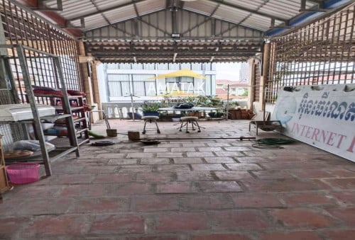 ផ្ទះអាជីវកម្មសំរាប់លក់