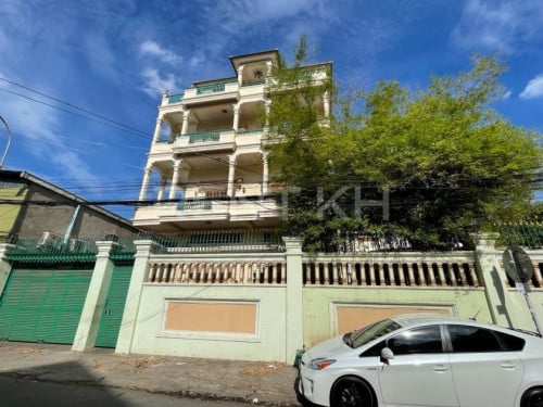 ផ្ទះសំរាប់ជួលនៅម្ដុំផ្សារទួលទំពូង / House for Rent near Tuol Tumpung Market