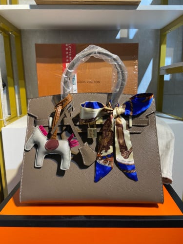 កាបូបនារី