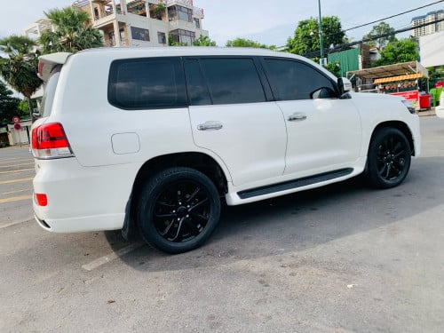 Landcruiser 09 ឡេីង 021(រំលស់100%)