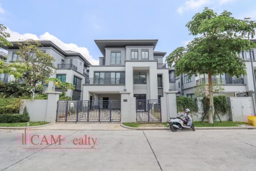 វីឡាឃ្វីនII សម្រាប់លក់ក្នុងបុរីជីបម៉ុងហ្រ្គេន | Queen II Villa For Sale in Chip Mong Grand