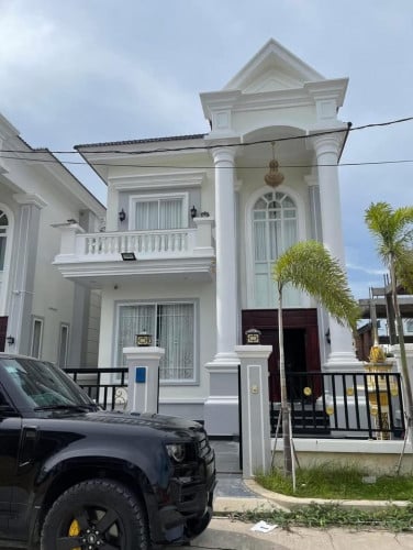 ផ្ទះវីឡាថ្មីសំរាប់ជួលទីទាំងនៅជិតផ្លូវ ៥០ម៉ែត្រ