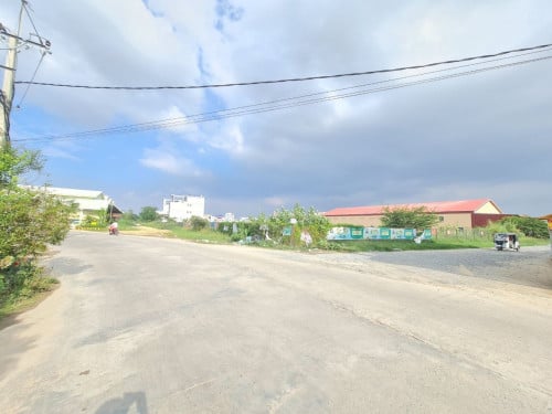 ដីកែង3ផ្លូវ សម្រាប់លក់ ក្រាំងធ្នង់​ សែន​សុខ​ ភ្នំពេញ