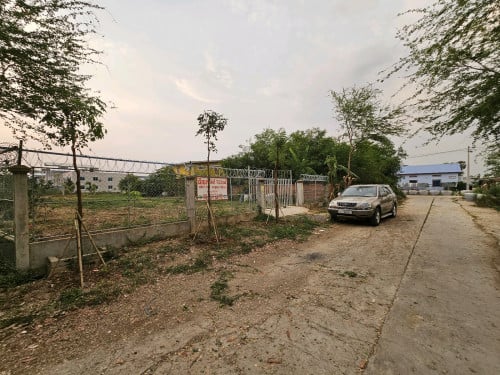 ដីធំ កណ្តាលក្រុង​បាត់ដំបង