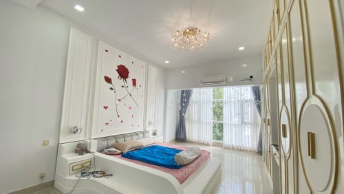 ផ្ទះជួលទីតាំងល្អជាប់ហាងកាហ្វេបុីៗឌីនិងសកលវិទ្យាលយ័ CUS ដើរ1នាទីដល់ផ្សារទំនើបអុីអន2សែនសុខ