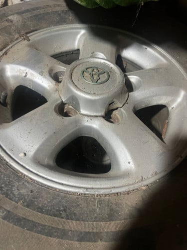 លក់យ៉ាន់ឡាន Landcruiser ឆ្នាំ២០០១ (Original) ៤គ្រាប់ 75$ 010676468