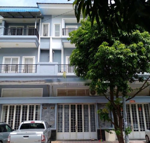 Flathouse for rent near Camko