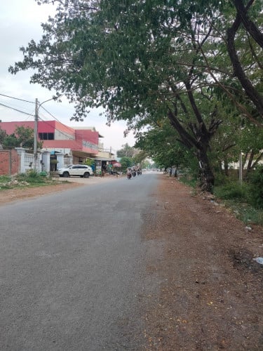 ដីកណ្ដាលក្រុងបាត់ដំបង