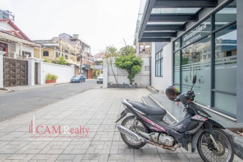 Commercial Building For Rent in Tuol Tumpung