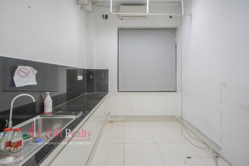 Commercial Building For Rent in Tuol Tumpung