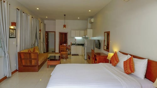 ✅Spacious Studio Apartment with Balcony for Rent in Toul Tompoung |Phnom Penh