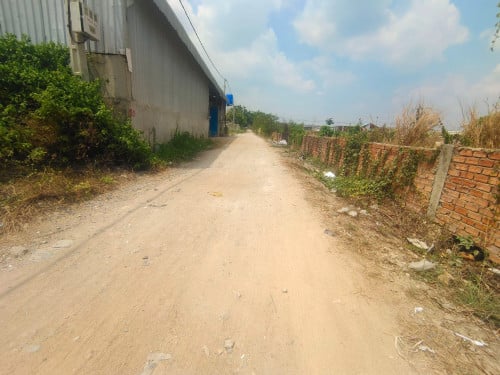 ( តម្លៃពិសេស ) ដីសម្រាប់លក់ព្រែកជ្រៃ ក្បែរស្តុបបាគូ ផ្លូវ 50ម៉ែត្រ -​ BAKU Traffic Stop​