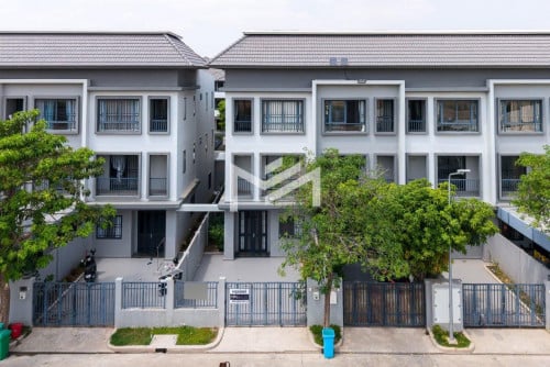 វីឡាសម្រាប់លក់ នៅ​បុរីជីបម៉ុង60M