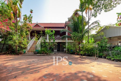ផ្ទះលក់-House For Sale 5 Bedroom  - On Ring Road 1 ផ្លូវក្រវ៉ាត់ក្រុង Siem Reap City