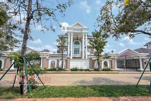 King Villa For Sale In Peng Huoth Beoung Snor, Along National Road No.1