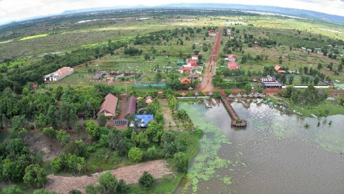 ដីទប់មុខ បឹងត្រាវកុដ្ឋ