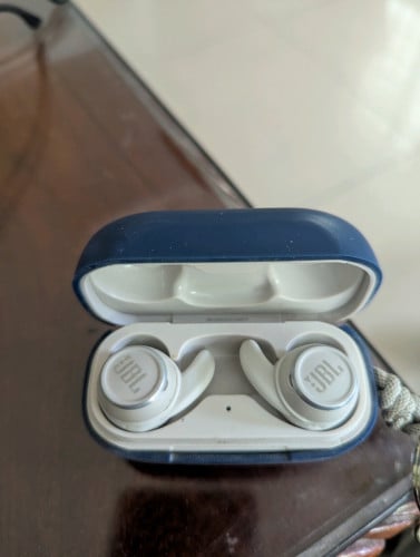 លក់កាស JBL Reflect Mini C  1ទឹកពីUSA ធានាថាតេសហើយ គឺអេមខុសពីកាសផ្សេងៗ