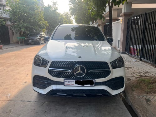 Mercedes-Benz GLE 350 4Matic. Top Option 梅赛德斯-奔驰