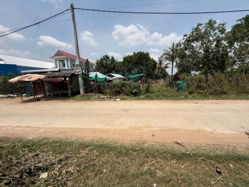 ដីលក់(13x98)នៅក្រោយសាលាកូរ៉េ