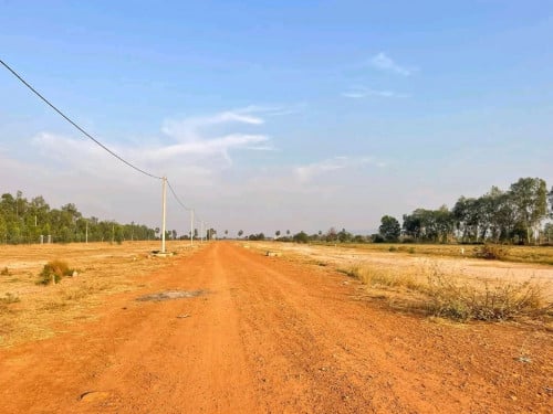 ដីនៅពោធិ៍សាត់
