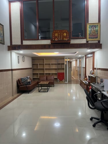 ផ្ទះល្វែងសល់ដីចំហៀង សំរាប់លក់